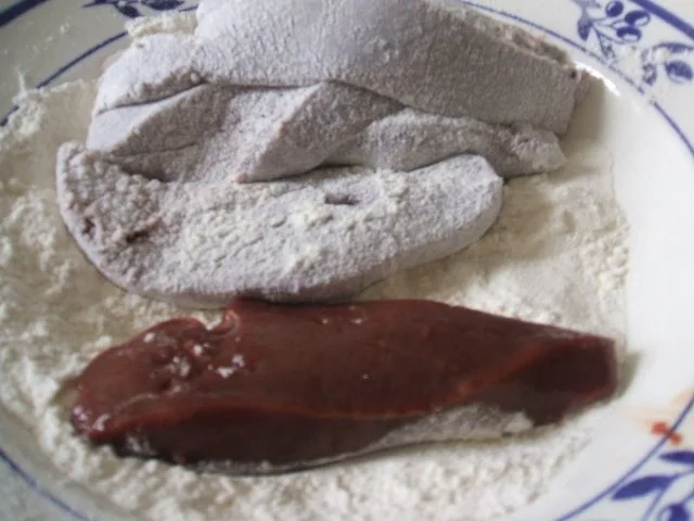 Geschmorte Leber mit Bratkartoffeln und - Rezept - Bild Nr. 3