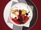Zitronen-Crepe auf Beerenspiegel - Rezept