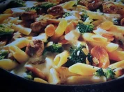 Gemüse-Nudeln mit Brätbällchen - Rezept