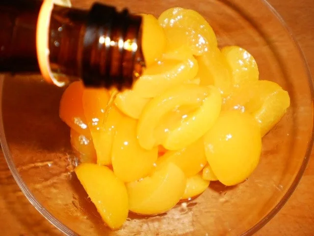 Rezept: Aprikosen-Mandel-Soufflé Bild Nr. 3 Aprikosen-Mandel-Soufflé - Rezept - Bild Nr. 3