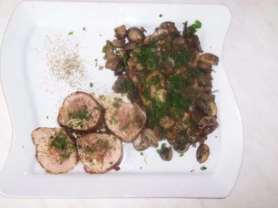 Gefülltes Schweinefilet an Pilzen - Rezept