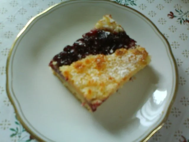 Rezept: Preißelbeerbienenstich Bild Nr. 2 Preißelbeerbienenstich - Rezept - Bild Nr. 2