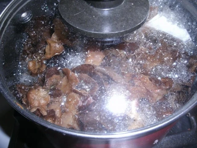 Rezept: Doppelt gebackenes Schweinefleisch mit Wirsing Bild Nr. 2 Doppelt gebackenes Schweinefleisch mit Wirsing - Rezept - Bild Nr. 2