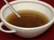 Zitronengrassuppe auf Beinscheibe - Rezept