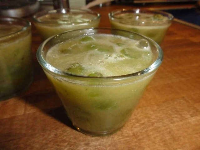 Trauben-Gelee mit Mandelschäumchen und Mandelsplitter - Rezept - Bild Nr. 3