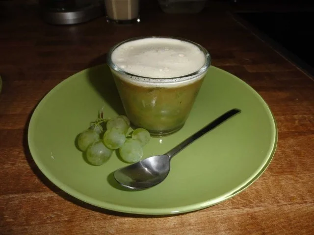 Trauben-Gelee mit Mandelschäumchen und Mandelsplitter - Rezept - Bild Nr. 4