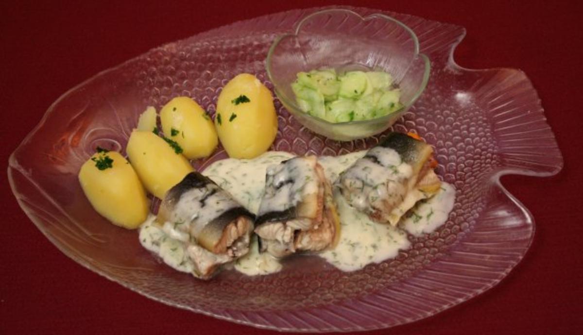 Bilder für Aal grün in Dill-Sahnesoße mit Petersilienkartoffeln - Rezept