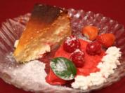 Omas Käsekuchen mit Beereneis - Rezept