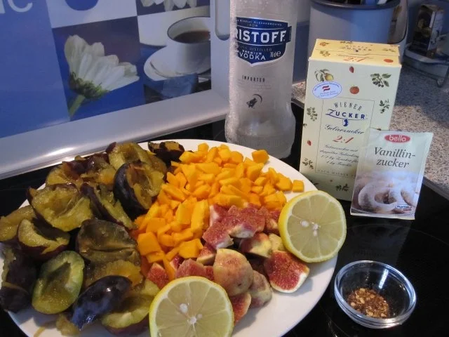 Rezept: Besoffene Kürbis-Zwetschken-Feigen-Marmelade mit Chili Bild Nr. 13 Besoffene Kürbis-Zwetschken-Feigen-Marmelade mit Chili - Rezept - Bild Nr. 13