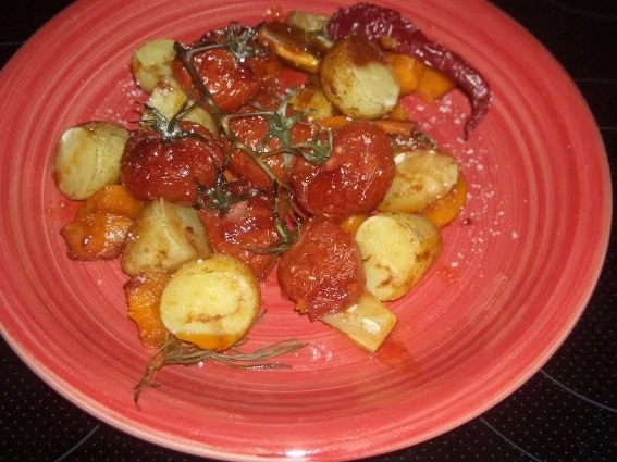 Hähnchen-Kartoffel-Tomaten-Pfanne........ - Rezept - Bild Nr. 4