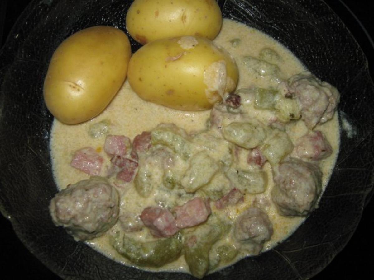 Schmorgurkentopf mit Mettbällchen und durchwachsenem Speck - schnell ...