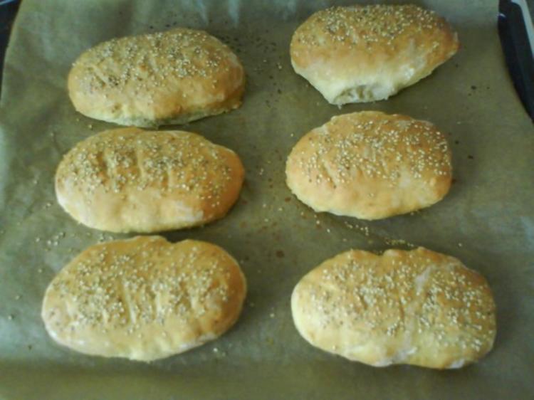 Sesambrötchen - Rezept mit Bild - kochbar.de