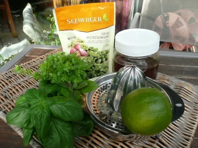 DESSERT / LIMETTEN -BUTTERMILCH - MOUSSE - Rezept - Bild Nr. 2