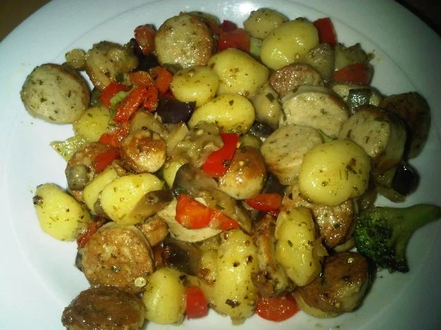 Gnocchipfanne mit Bratwurst und Gemüse - Rezept