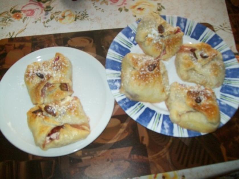 Irenes schnelle Blätterteig -Taschen mit Zwetschgen und Quarkbelag ...