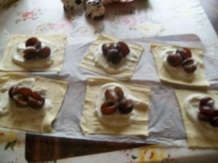 Irenes schnelle - Blätterteig -Taschen mit Zwetschgen und Quarkbelag ...