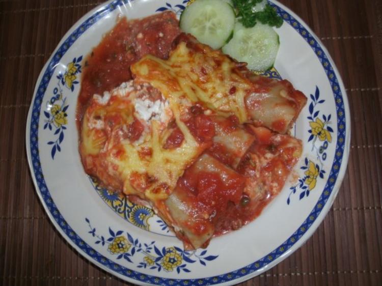 Cannelloni mit Hackfüllung in Tomatensoße - Rezept - kochbar.de