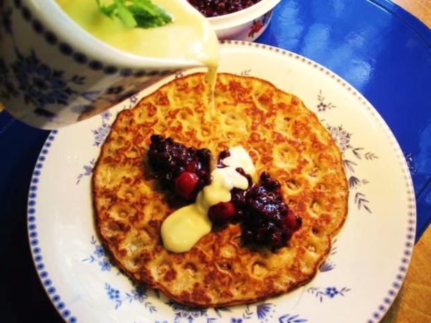 Eierkuchen mit Vanillesoße ... - Rezept - kochbar.de
