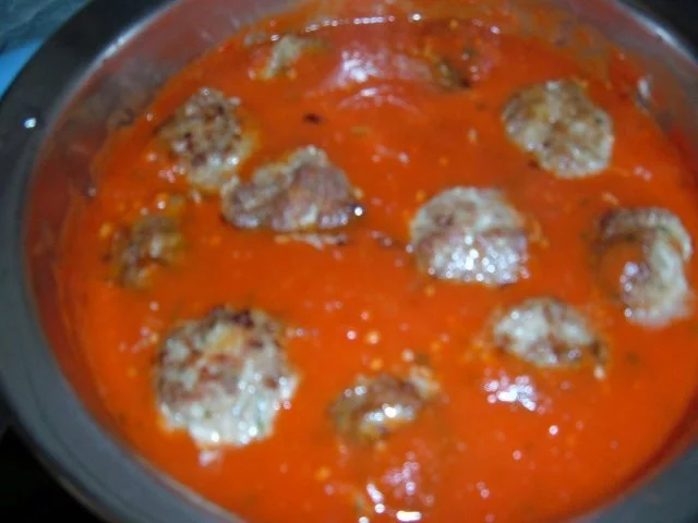 Hack : Fleischbällchen in Tomatensoße - Rezept - Bild Nr. 7