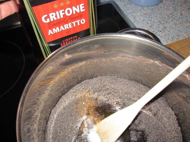 Rezept: Kürbis-Apfel-Zwetschken-Strudel mit Mohn Bild Nr. 4 Kürbis-Apfel-Zwetschken-Strudel mit Mohn - Rezept - Bild Nr. 4