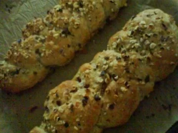 Rezept: Haselnussbrotzopf Bild Nr. 2 Haselnussbrotzopf - Rezept - Bild Nr. 2