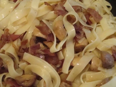 Bandnudeln mit Champignons und Speck - Rezept - Bild Nr. 5