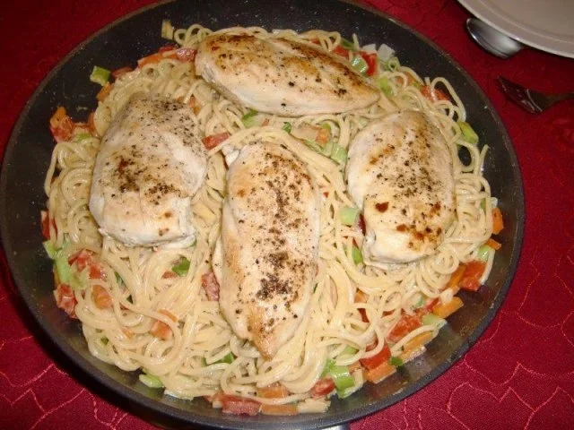 Rezept: Hähnchenbrust auf Spaghetti Gemüsebett Bild Nr. 6 Hähnchenbrust auf Spaghetti Gemüsebett - Rezept - Bild Nr. 6