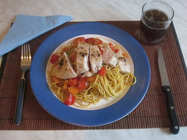 Rezept: Hähnchenbrust auf Spaghetti Gemüsebett Bild Nr. 9 Hähnchenbrust auf Spaghetti Gemüsebett - Rezept - Bild Nr. 9