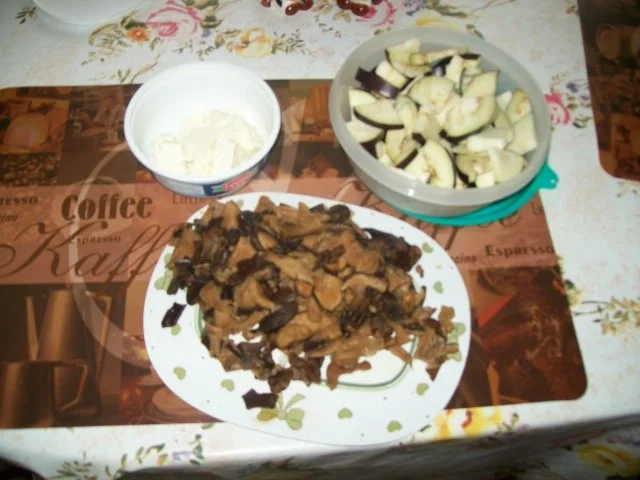 Rezept: Gratin von Aubergine und Austernpilzen Bild Nr. 3 Gratin von Aubergine und Austernpilzen - Rezept - Bild Nr. 3