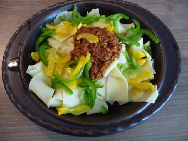 Pasta  :  Bandnudeln mit Tomatenpesto und Paprika - Rezept