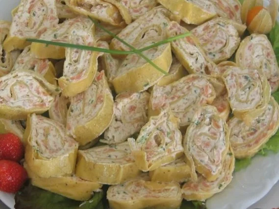 Rezept: Räucherlachsröllchen mit eingelegtem Ingwer Bild Nr. 2 Räucherlachsröllchen mit eingelegtem Ingwer - Rezept - Bild Nr. 2