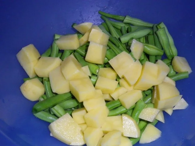 Schweineknöchel mit Kartoffel und Bohnen - Rezept - Bild Nr. 2