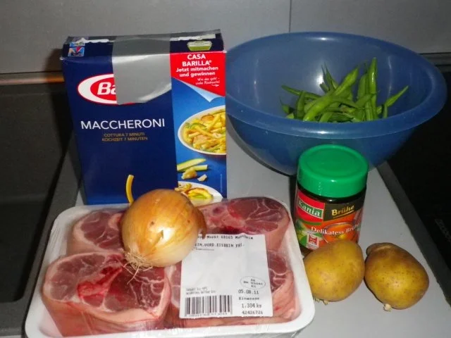 Schweineknöchel mit Kartoffel und Bohnen - Rezept - Bild Nr. 3