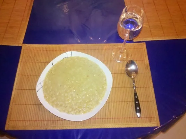 Rezept: Suppe: Mediterane Nudelsuppe mit roten Linsen Suppe: Mediterane Nudelsuppe mit roten Linsen - Rezept