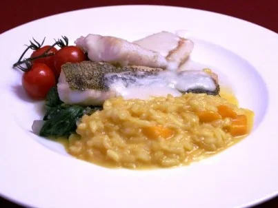 Gebratenes Zanderfilet an Blattspinat mit Mango-Risotto - Rezept