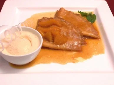Crêpe Suzette mit Vanilleeis - Rezept