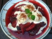 Rezept: Zimteis mit heissen Pflaumen Zimteis mit heissen Pflaumen - Rezept
