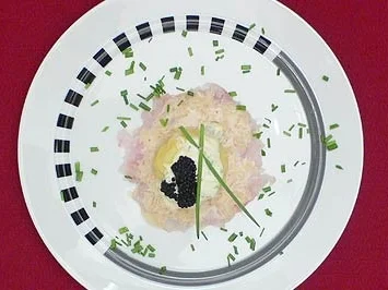 Kartoffel-Kaviar-Knödel auf mariniertem Loup de mer mit weißer Periyar-Pfeffer-Butter - Rezept