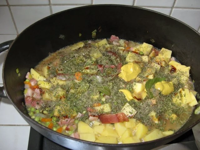 Rezept: Kara`s Erbsensuppe us d ´r Lamäng Bild Nr. 5 Kara`s Erbsensuppe us d ´r Lamäng - Rezept - Bild Nr. 5