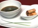 Klares Entensüppchen mit herzhaft gefüllter Frühlingsrolle - Rezept