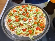 Rezept: Pizza_Paprika-Tomate mit Wasabi-Kรคse und Parmesan Pizza_Paprika-Tomate mit Wasabi-Kรคse und Parmesan - Rezept