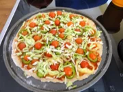 Pizza_Paprika-Tomate mit Wasabi-Käse und Parmesan - Rezept