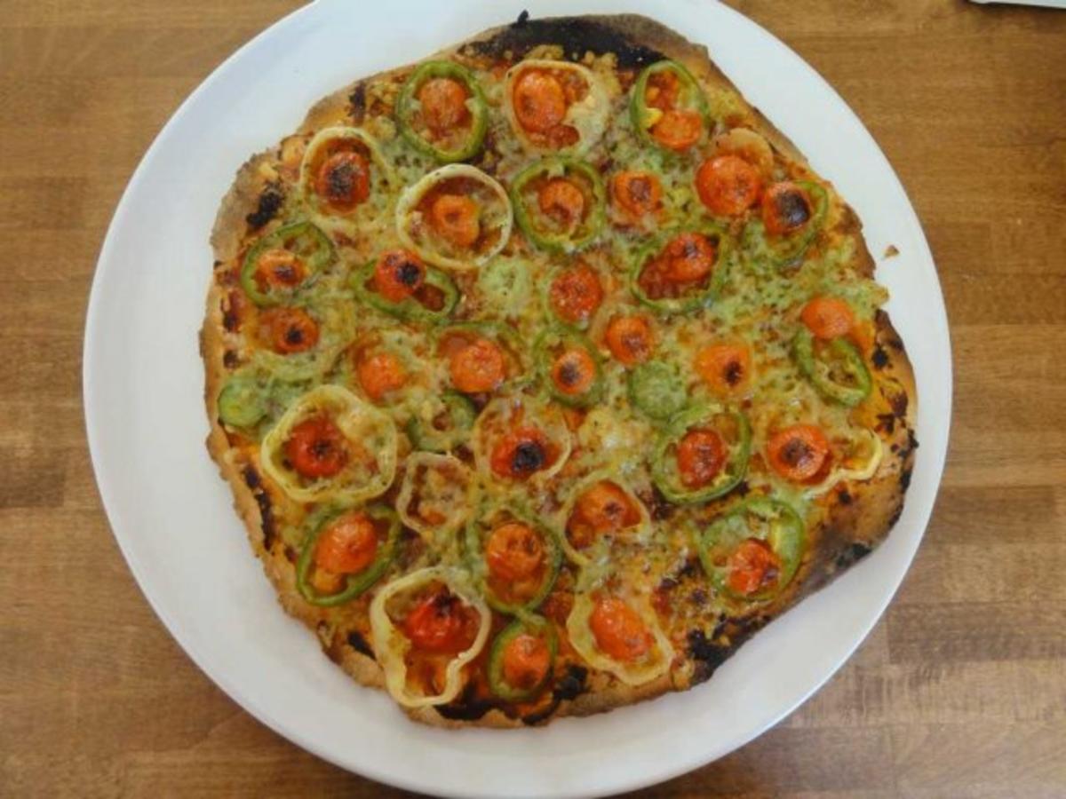 Pizza_Paprika-Tomate mit Wasabi-Käse und Parmesan - Rezept - Bild Nr. 2