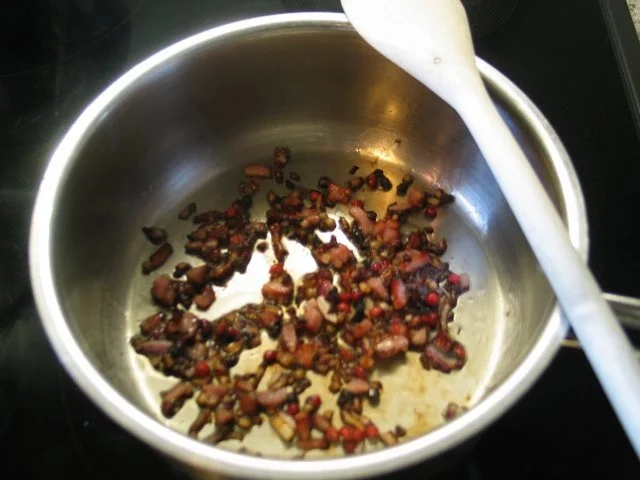 Eierspeisen: Eier in bunter Schinken-Pfeffer-Sahnesoße - Rezept - Bild Nr. 3