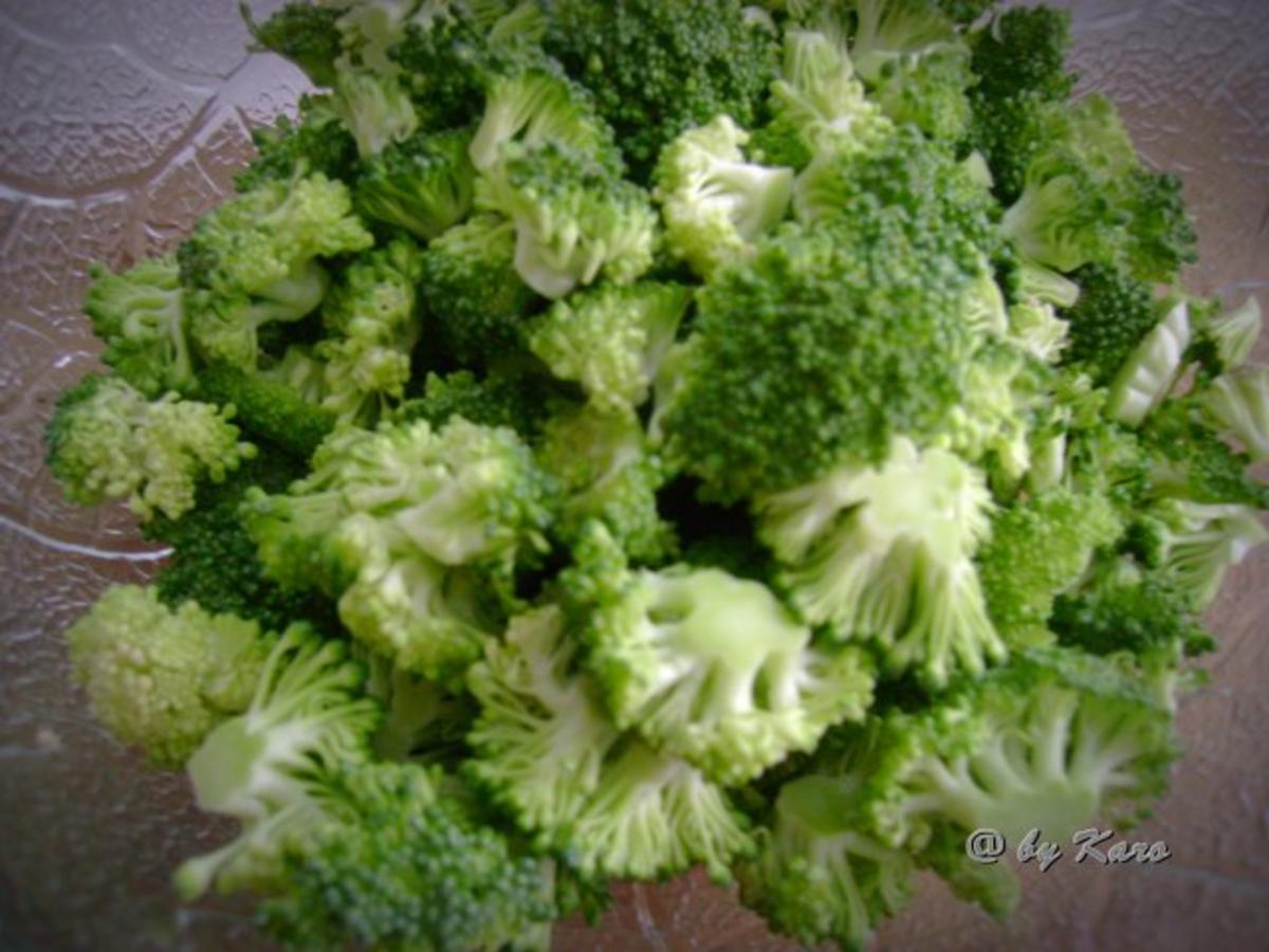 Geflügel: Gebratener  Broccoli mit Hähnchenfilet auf Rigatoni - Rezept - Bild Nr. 3