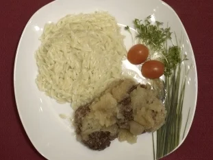 Lamm und Rind mit Äpfeln - Firinda Elmali ve Kuzu Eti (Sontje Peplow) - Rezept