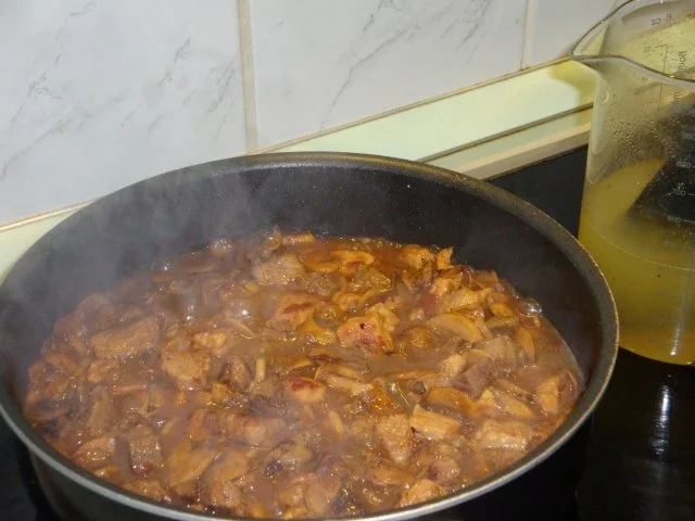 Gulasch mit Pfifferlingen & Champignons - Rezept - Bild Nr. 4