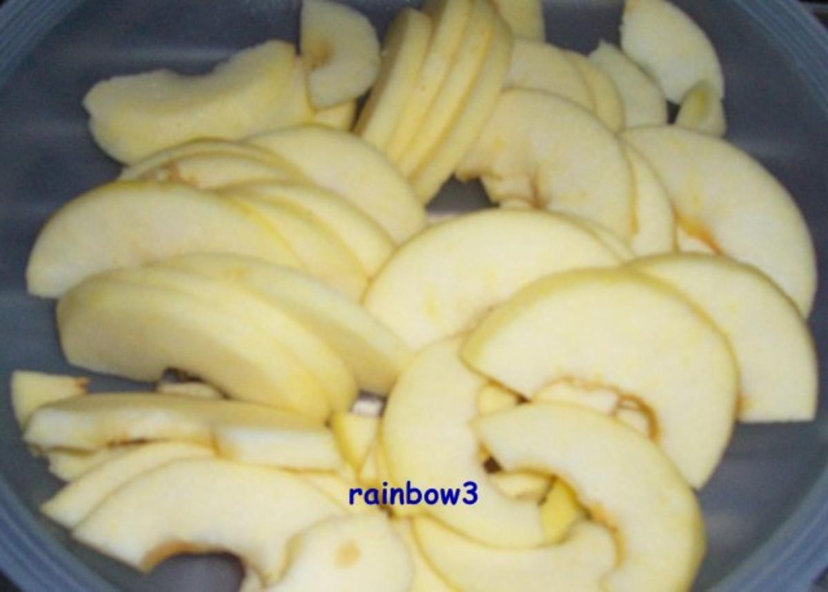 Backen: Apfeltorte unter einer Erdnuss-Karamell-Decke - Rezept - Bild Nr. 2