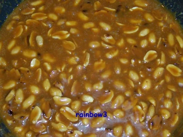 Rezept: Backen: Apfeltorte unter einer Erdnuss-Karamell-Decke Bild Nr. 15 Backen: Apfeltorte unter einer Erdnuss-Karamell-Decke - Rezept - Bild Nr. 15