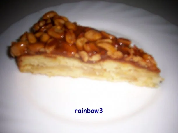 Rezept: Backen: Apfeltorte unter einer Erdnuss-Karamell-Decke Backen: Apfeltorte unter einer Erdnuss-Karamell-Decke - Rezept